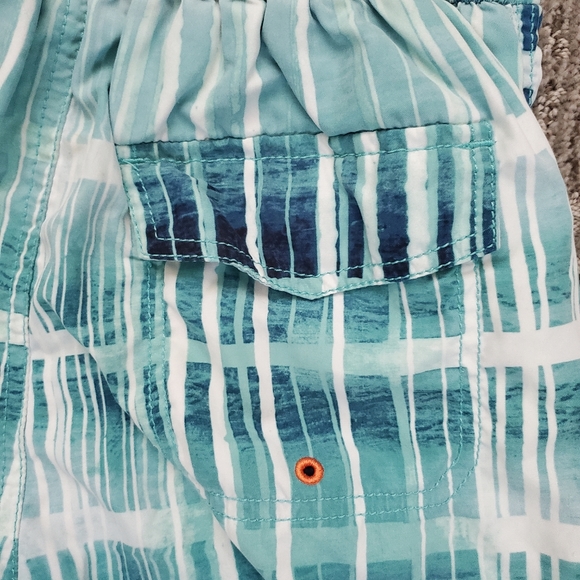 Tommy Bahama swim trunks boys size large - Picture 4 of 7